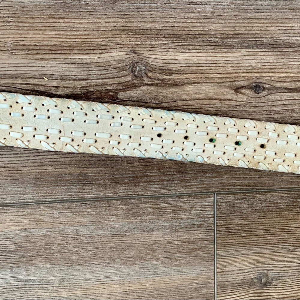 Leather white color belt with brass buckle - Picture 10 of 10
